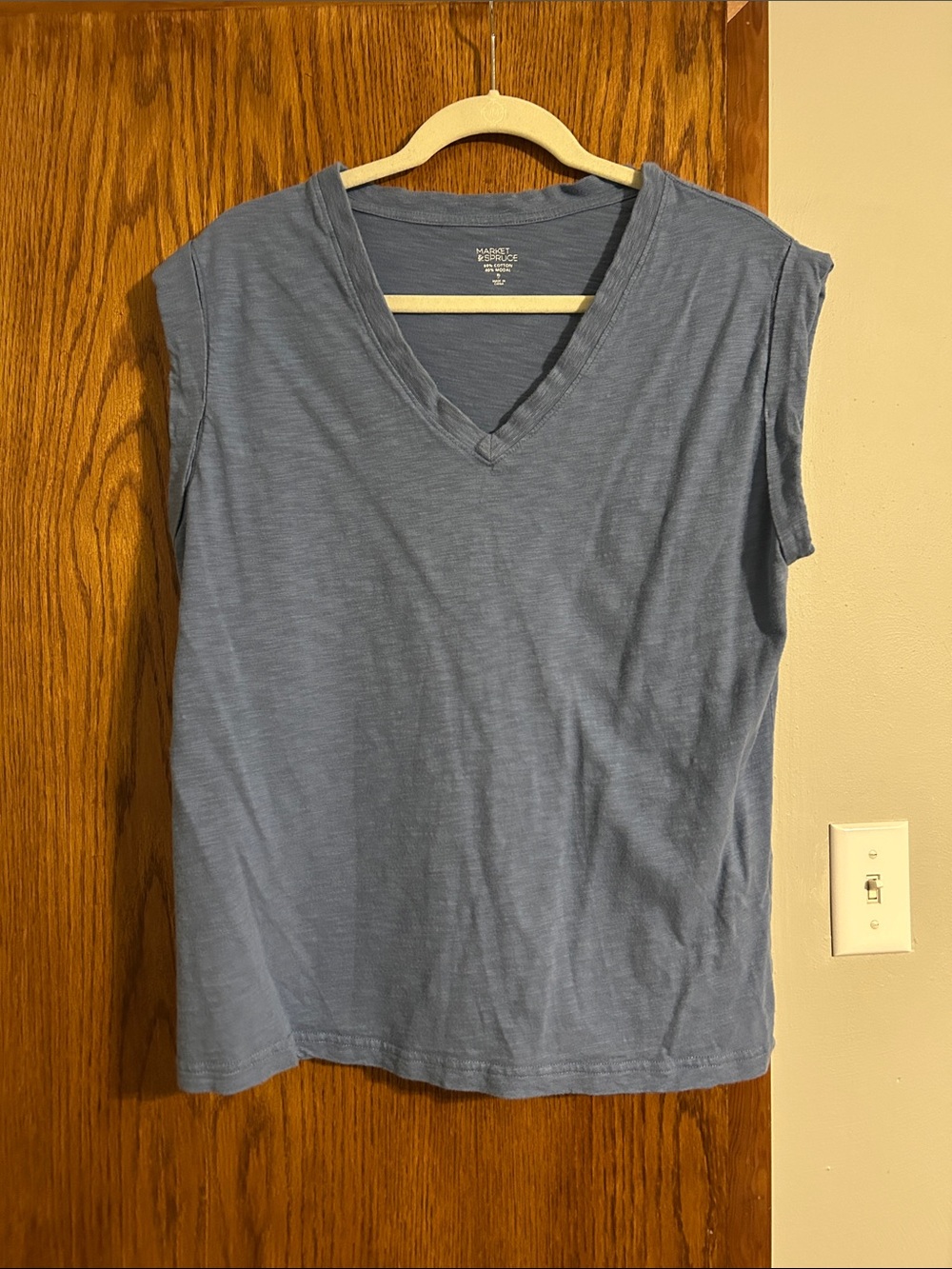Market & Spruce Light Blue V-Neck Sleeveless Tee